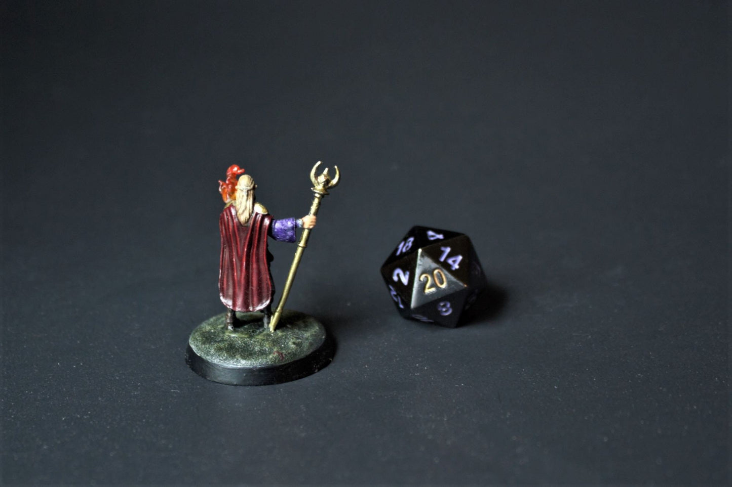 Elven Wizard D&D Mini / Warlock / Spellcaster - Painted DnD Mini
