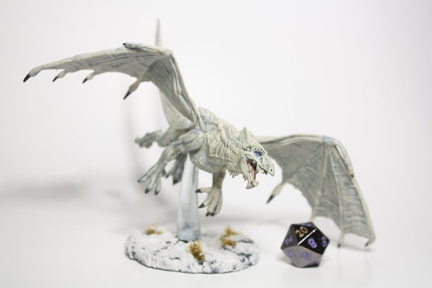 Young White Dragon - Paint on Demand - Custom Painted D&D Mini
