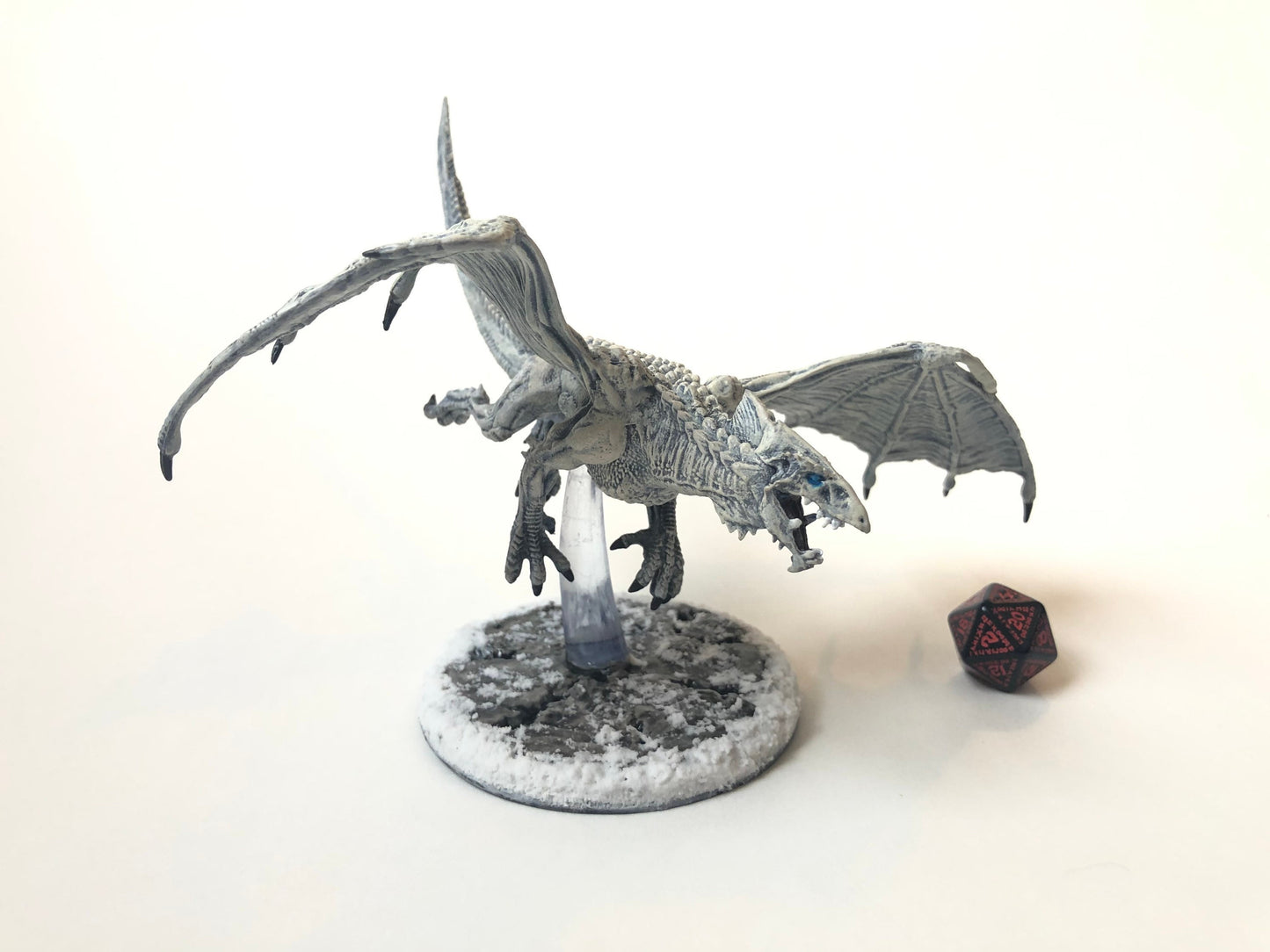 Young White Dragon High Quality Painted D&D Mini